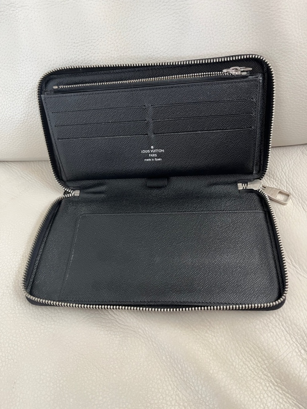 Louis Vuitton Damier Graphite Zip-Around Wallet with Silver Hardware Unisex - Picture 4 of 12